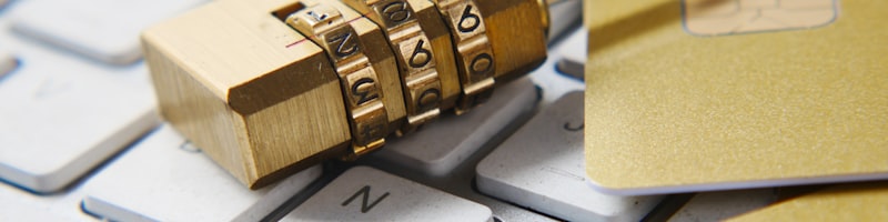 专业游戏角色原画设计展示，包含多种风格的角色设定图